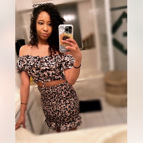 Frilled Off Shoulder Floral Top And Skirt Set - Picture 7 of 8